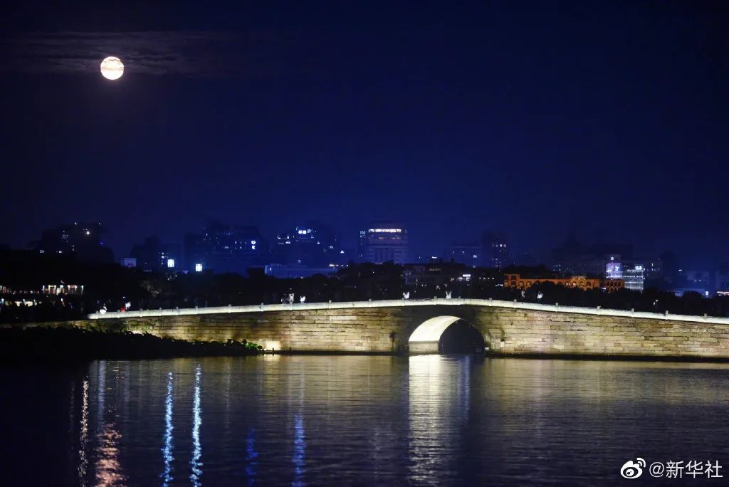 中秋摄影大赛来啦!太空拍到的月亮长啥样?赏月毕,风雨来,台风“梅花”正靠近休闲区蓝鸢梦想 - Www.slyday.coM 中秋摄影大赛来啦!太空拍到的月亮长啥样?赏月毕,风雨来,台风“梅花”正靠近休闲区蓝鸢梦想 - Www.slyday.coM