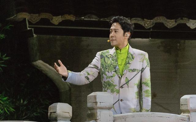 央视中秋晚会:毛不易质朴 李宇春惊艳 但最震撼的还是太空三人组休闲区蓝鸢梦想 - Www.slyday.coM 央视中秋晚会:毛不易质朴 李宇春惊艳 但最震撼的还是太空三人组休闲区蓝鸢梦想 - Www.slyday.coM