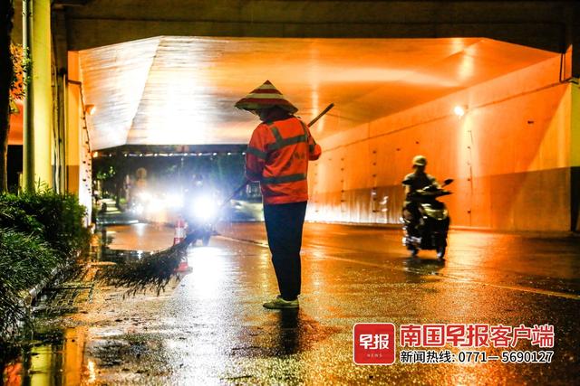 晚安十点(2022.9.10)丨中秋节快乐,追月亮的人休闲区蓝鸢梦想 - Www.slyday.coM 晚安十点(2022.9.10)丨中秋节快乐,追月亮的人休闲区蓝鸢梦想 - Www.slyday.coM