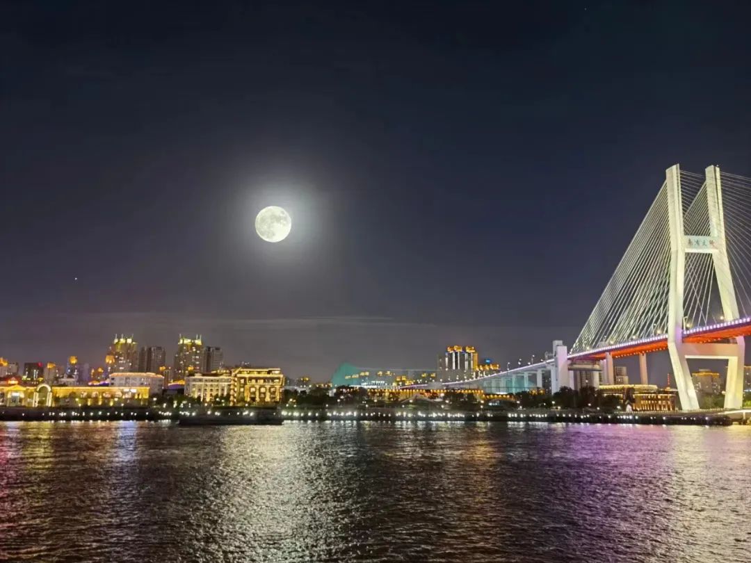 中秋摄影大赛来啦!太空拍到的月亮长啥样?赏月毕,风雨来,台风“梅花”正靠近休闲区蓝鸢梦想 - Www.slyday.coM 中秋摄影大赛来啦!太空拍到的月亮长啥样?赏月毕,风雨来,台风“梅花”正靠近休闲区蓝鸢梦想 - Www.slyday.coM