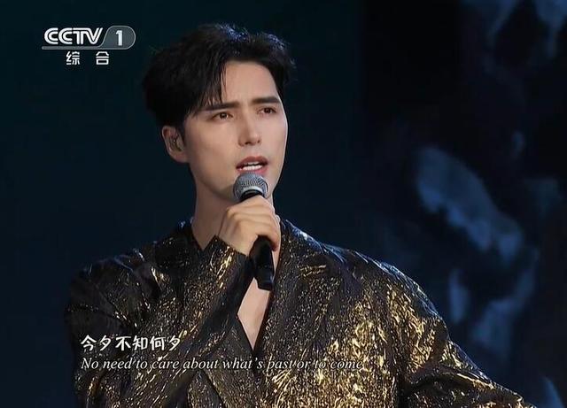 央视中秋晚会:毛不易质朴 李宇春惊艳 但最震撼的还是太空三人组休闲区蓝鸢梦想 - Www.slyday.coM 央视中秋晚会:毛不易质朴 李宇春惊艳 但最震撼的还是太空三人组休闲区蓝鸢梦想 - Www.slyday.coM