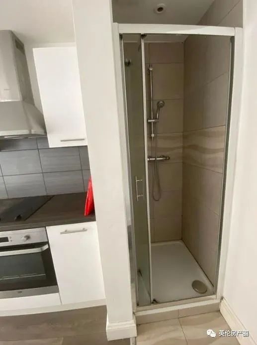 浴室在衣柜?睡觉要爬梯子?伦敦那些奇奇怪怪的出租房,绝了!休闲区蓝鸢梦想 - Www.slyday.coM 浴室在衣柜?睡觉要爬梯子?伦敦那些奇奇怪怪的出租房,绝了!休闲区蓝鸢梦想 - Www.slyday.coM