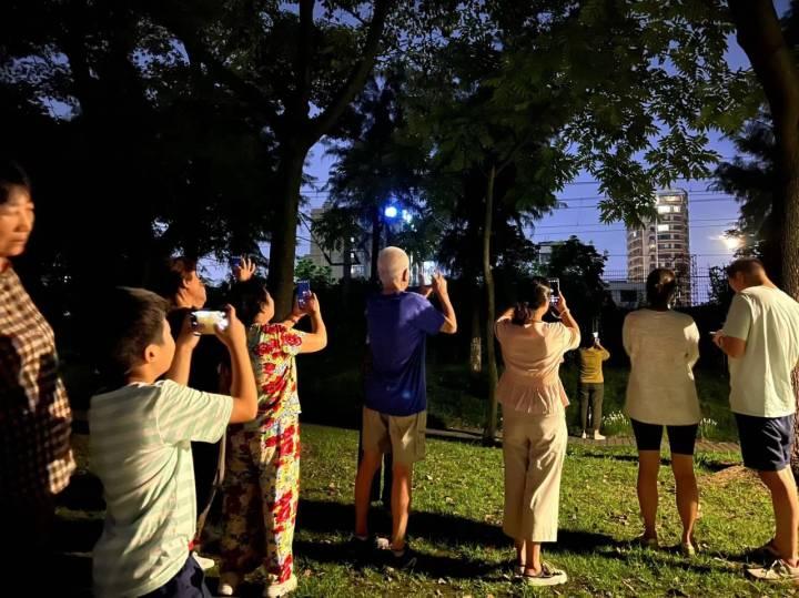 朋友圈摄影大赛卷起来了!“十五的月亮十五圆”,今晚你在哪里赏月?休闲区蓝鸢梦想 - Www.slyday.coM 朋友圈摄影大赛卷起来了!“十五的月亮十五圆”,今晚你在哪里赏月?休闲区蓝鸢梦想 - Www.slyday.coM