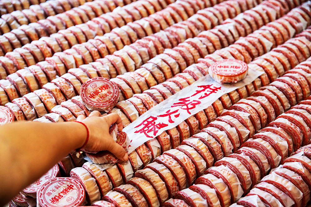 【图集】“土月饼”走红中秋市场,每一口都是儿时的味道休闲区蓝鸢梦想 - Www.slyday.coM 【图集】“土月饼”走红中秋市场,每一口都是儿时的味道休闲区蓝鸢梦想 - Www.slyday.coM