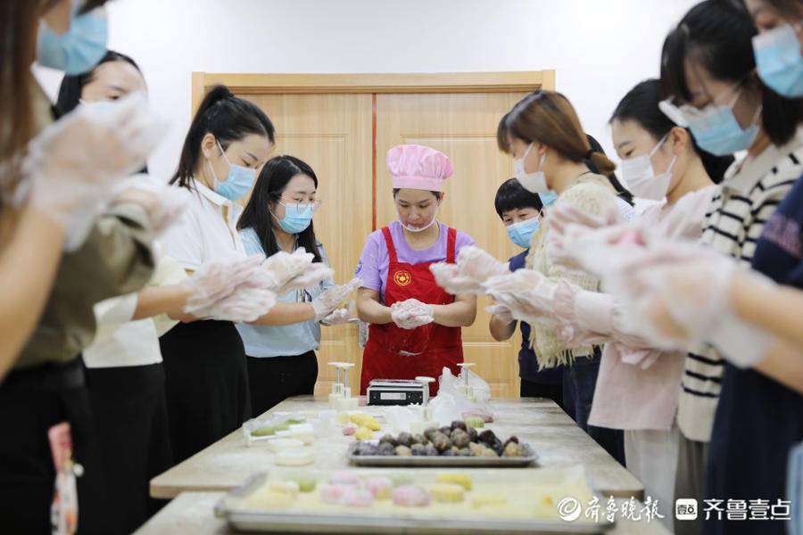 共青团中央莒县区委：刺绣做月饼 恭贺团圆梦 抒写家中国国情