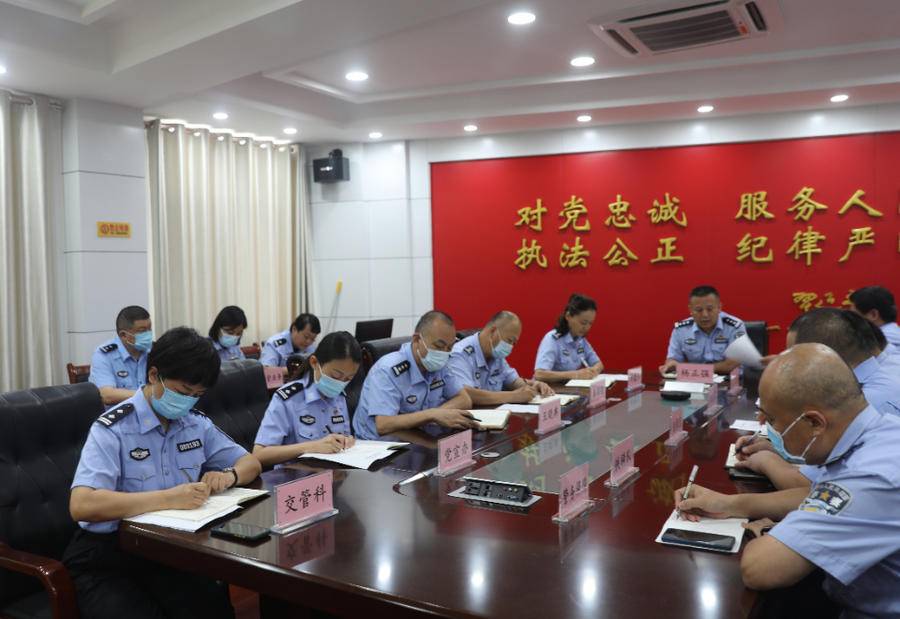 这是中秋假期聊城街头别样的风景线,他们坚守一线只为……休闲区蓝鸢梦想 - Www.slyday.coM 这是中秋假期聊城街头别样的风景线,他们坚守一线只为……休闲区蓝鸢梦想 - Www.slyday.coM