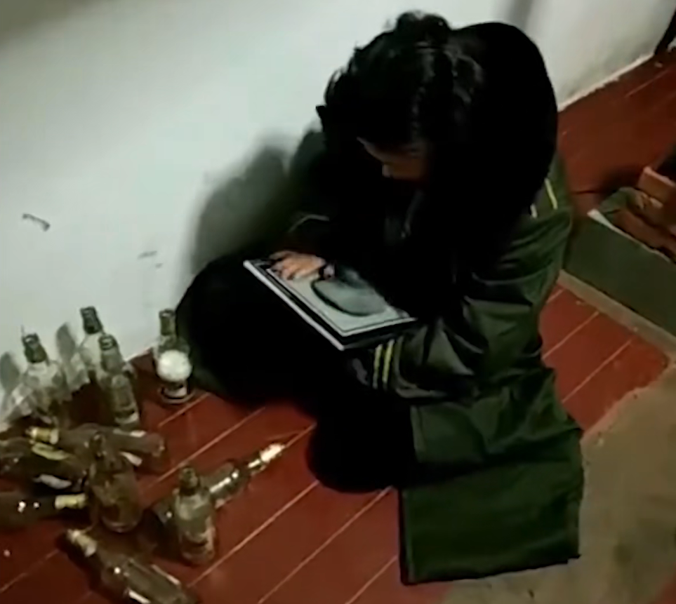 为了红,他给“家人们”直播自己的葬礼休闲区蓝鸢梦想 - Www.slyday.coM 为了红,他给“家人们”直播自己的葬礼休闲区蓝鸢梦想 - Www.slyday.coM