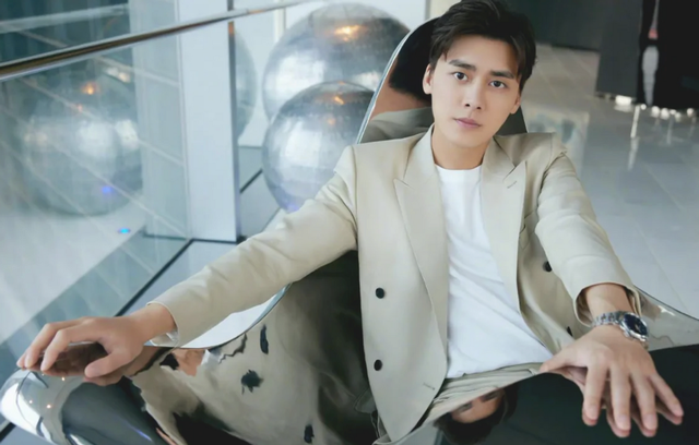 李易峰多次嫖娼被官方通报!本人对事实供认不讳,目前已被拘留休闲区蓝鸢梦想 - Www.slyday.coM 李易峰多次嫖娼被官方通报!本人对事实供认不讳,目前已被拘留休闲区蓝鸢梦想 - Www.slyday.coM