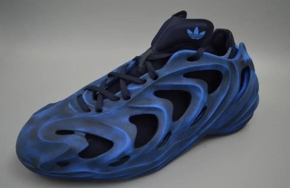 阿迪放大招!adidas"洞洞鞋"又爆出新配色,复刻发售确认了!休闲区蓝鸢梦想 - Www.slyday.coM 阿迪放大招!adidas"洞洞鞋"又爆出新配色,复刻发售确认了!休闲区蓝鸢梦想 - Www.slyday.coM