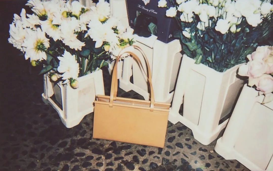 秋天的一些拍照灵感,满屏的橘色调,太治愈了!休闲区蓝鸢梦想 - Www.slyday.coM 秋天的一些拍照灵感,满屏的橘色调,太治愈了!休闲区蓝鸢梦想 - Www.slyday.coM