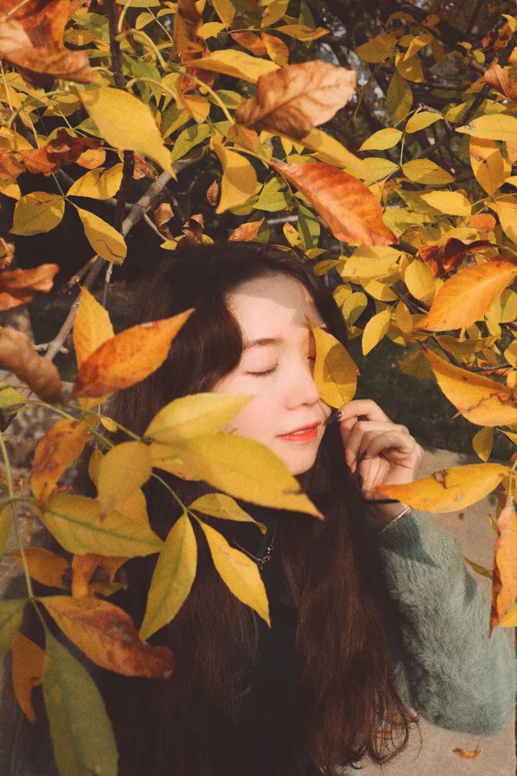 秋天的一些拍照灵感,满屏的橘色调,太治愈了!休闲区蓝鸢梦想 - Www.slyday.coM 秋天的一些拍照灵感,满屏的橘色调,太治愈了!休闲区蓝鸢梦想 - Www.slyday.coM