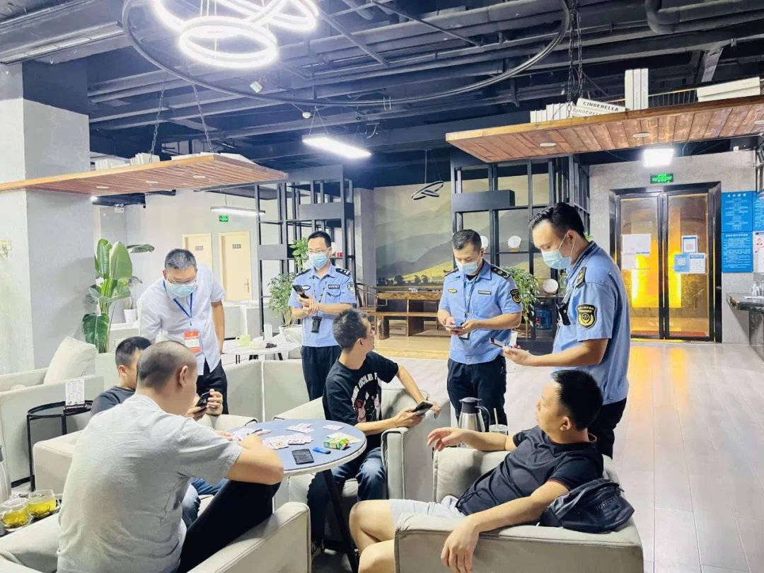 中秋节期间疫情防控措施不到位 四川自贡高新区责令4家市场主体封闭式整顿休闲区蓝鸢梦想 - Www.slyday.coM 中秋节期间疫情防控措施不到位 四川自贡高新区责令4家市场主体封闭式整顿休闲区蓝鸢梦想 - Www.slyday.coM