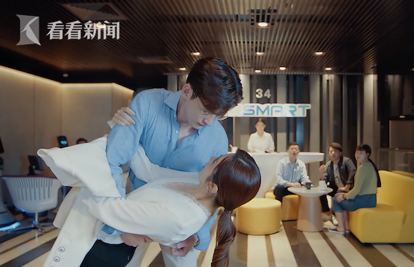 人民网评《东八区的先生们》:十年打磨的“诚意之作”在哪里?休闲区蓝鸢梦想 - Www.slyday.coM 人民网评《东八区的先生们》:十年打磨的“诚意之作”在哪里?休闲区蓝鸢梦想 - Www.slyday.coM