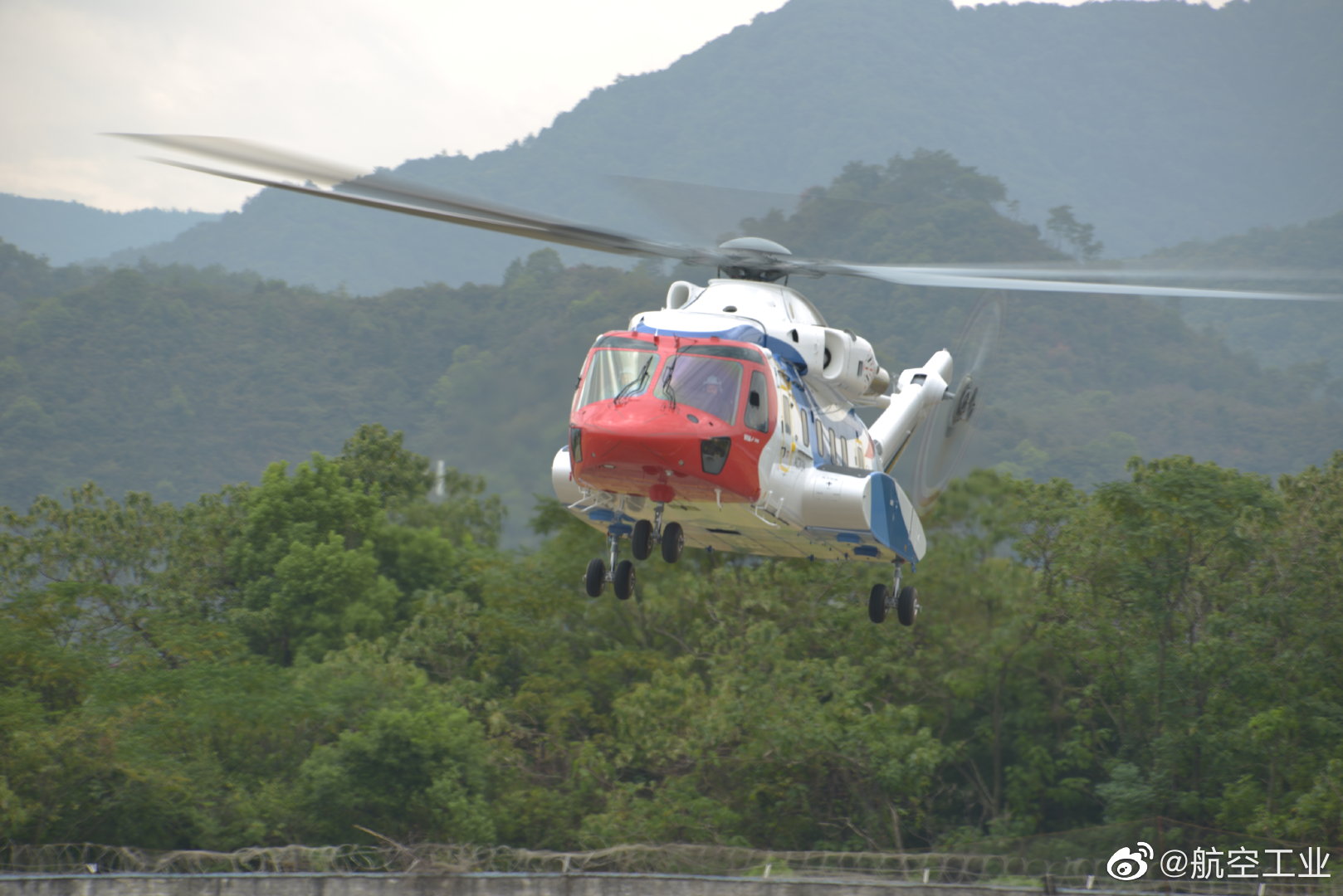 空客VSR700直升机实现在移动平台上的自主起降 - (国内统一连续出版物号为 CN10-1570/V)