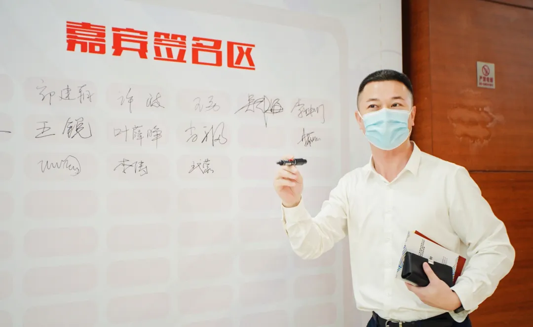 中国融通资产管理集团有限公司第一届职业技能大赛(酒店旅游类)南部区域选拔赛在广州珠江宾馆举办休闲区蓝鸢梦想 - Www.slyday.coM 中国融通资产管理集团有限公司第一届职业技能大赛(酒店旅游类)南部区域选拔赛在广州珠江宾馆举办休闲区蓝鸢梦想 - Www.slyday.coM