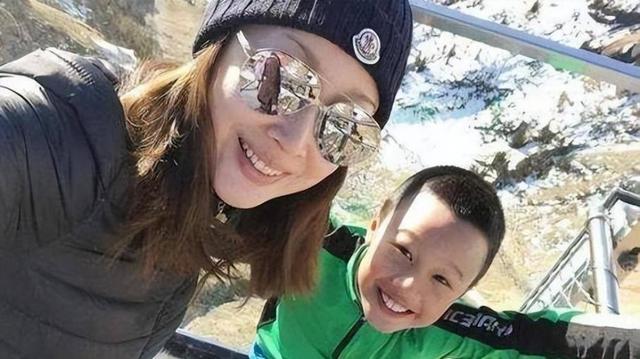 歌手孙悦:相夫教子17年,隐退多年再复出,50岁依旧能唱跳休闲区蓝鸢梦想 - Www.slyday.coM 歌手孙悦:相夫教子17年,隐退多年再复出,50岁依旧能唱跳休闲区蓝鸢梦想 - Www.slyday.coM