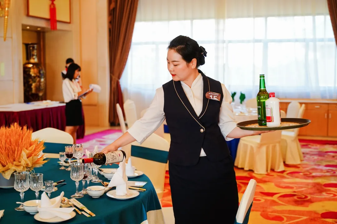 中国融通资产管理集团有限公司第一届职业技能大赛(酒店旅游类)南部区域选拔赛在广州珠江宾馆举办休闲区蓝鸢梦想 - Www.slyday.coM 中国融通资产管理集团有限公司第一届职业技能大赛(酒店旅游类)南部区域选拔赛在广州珠江宾馆举办休闲区蓝鸢梦想 - Www.slyday.coM