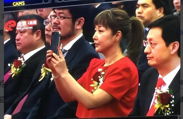 歌手孙悦:相夫教子17年,隐退多年再复出,50岁依旧能唱跳休闲区蓝鸢梦想 - Www.slyday.coM 歌手孙悦:相夫教子17年,隐退多年再复出,50岁依旧能唱跳休闲区蓝鸢梦想 - Www.slyday.coM