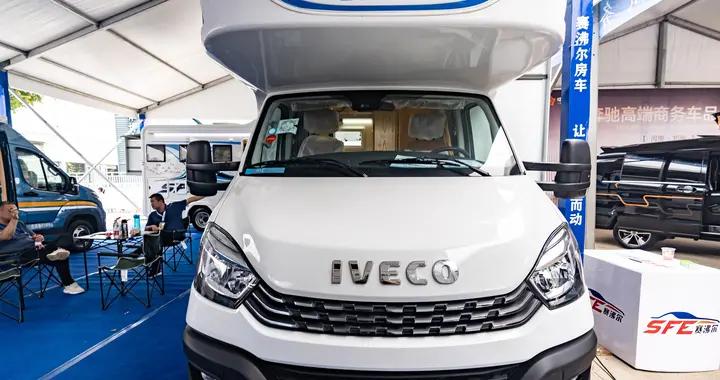 赛沸尔房车左拓展旗舰版，全家出行就选它