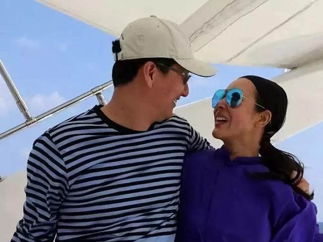 歌手孙悦:相夫教子17年,隐退多年再复出,50岁依旧能唱跳休闲区蓝鸢梦想 - Www.slyday.coM 歌手孙悦:相夫教子17年,隐退多年再复出,50岁依旧能唱跳休闲区蓝鸢梦想 - Www.slyday.coM