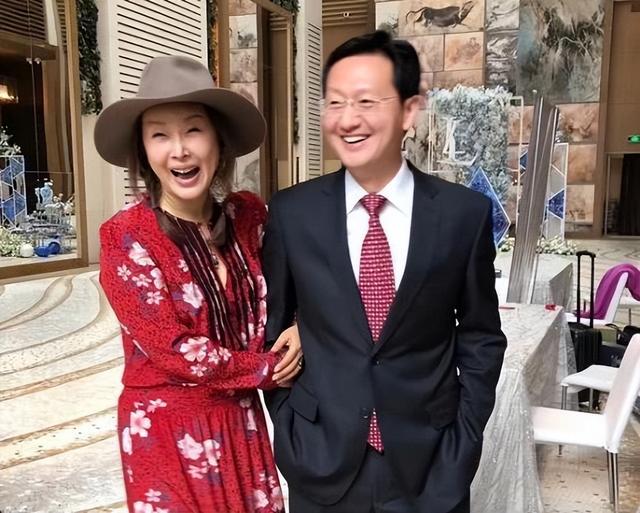 歌手孙悦:相夫教子17年,隐退多年再复出,50岁依旧能唱跳休闲区蓝鸢梦想 - Www.slyday.coM 歌手孙悦:相夫教子17年,隐退多年再复出,50岁依旧能唱跳休闲区蓝鸢梦想 - Www.slyday.coM