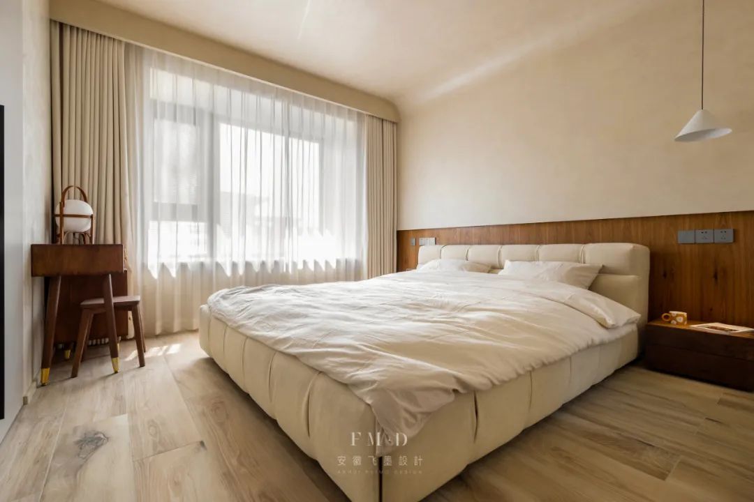 别在价值5W的床头背景墙上挂婚纱照了!!!休闲区蓝鸢梦想 - Www.slyday.coM 别在价值5W的床头背景墙上挂婚纱照了!!!休闲区蓝鸢梦想 - Www.slyday.coM