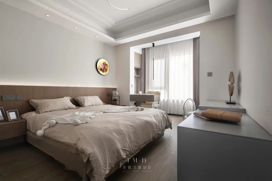 别在价值5W的床头背景墙上挂婚纱照了!!!休闲区蓝鸢梦想 - Www.slyday.coM 别在价值5W的床头背景墙上挂婚纱照了!!!休闲区蓝鸢梦想 - Www.slyday.coM