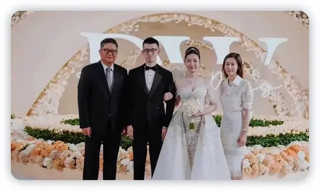 特步公主与七匹狼公子订婚,高颜值不输明星休闲区蓝鸢梦想 - Www.slyday.coM 特步公主与七匹狼公子订婚,高颜值不输明星休闲区蓝鸢梦想 - Www.slyday.coM