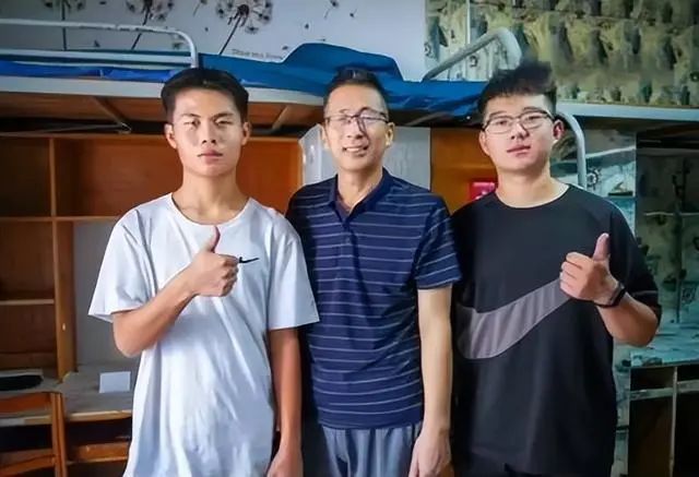亚慱体育APP在线下载52岁大一新生报到,被质疑“浪费教育资源” 亚慱体育APP在线下载52岁大一新生报到,被质疑“浪费教育资源”