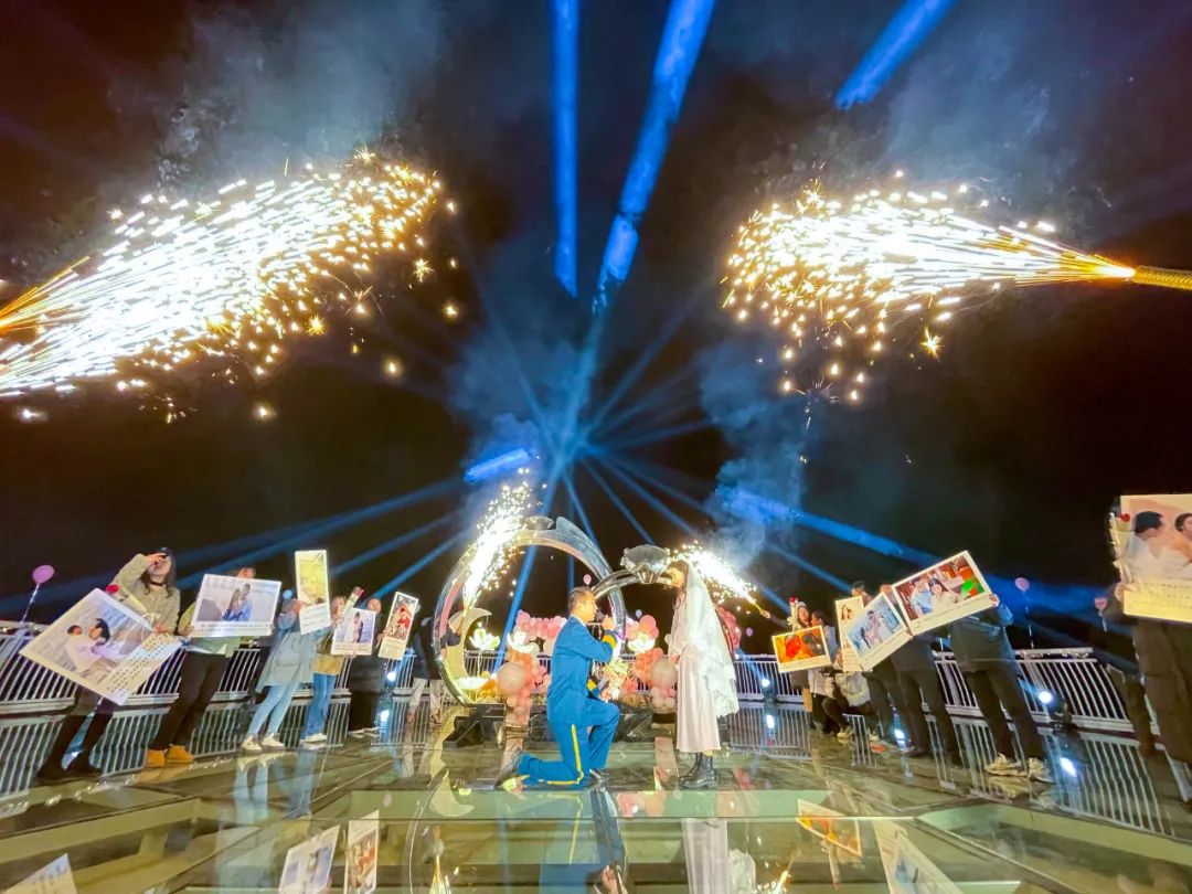 “求婚成功啦!”在青龙峡求婚太太太浪漫了!休闲区蓝鸢梦想 - Www.slyday.coM “求婚成功啦!”在青龙峡求婚太太太浪漫了!休闲区蓝鸢梦想 - Www.slyday.coM