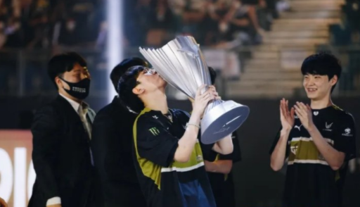 GEN瑟瑟发抖!管泽元S12选手TOP10排名:GEN四人上榜休闲区蓝鸢梦想 - Www.slyday.coM GEN瑟瑟发抖!管泽元S12选手TOP10排名:GEN四人上榜休闲区蓝鸢梦想 - Www.slyday.coM