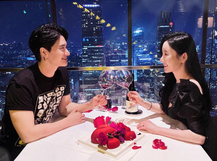 张檬卡点为“小五”金恩圣庆生 许愿明年送他一个女儿休闲区蓝鸢梦想 - Www.slyday.coM 张檬卡点为“小五”金恩圣庆生 许愿明年送他一个女儿休闲区蓝鸢梦想 - Www.slyday.coM