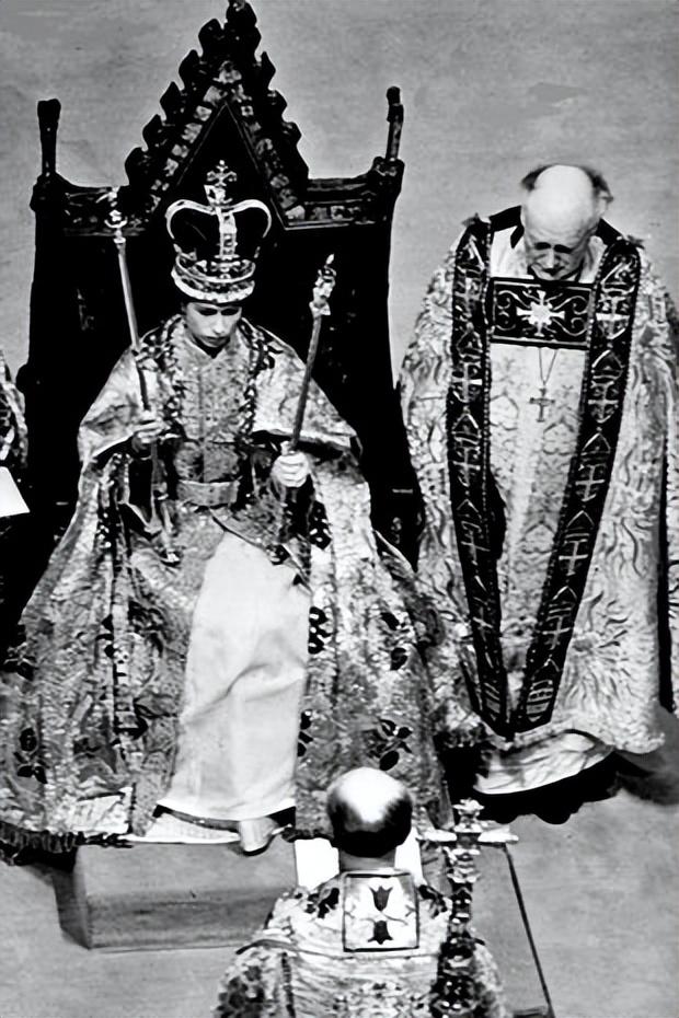 英国女王去世,南非人民要求英国归还“非洲之星”钻石休闲区蓝鸢梦想 - Www.slyday.coM 英国女王去世,南非人民要求英国归还“非洲之星”钻石休闲区蓝鸢梦想 - Www.slyday.coM