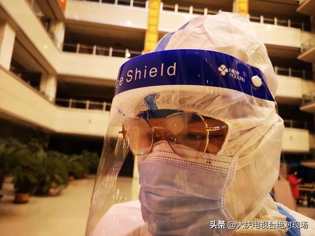 瞒着家人申请去方舱医院的任慧,被婆婆一句话说得泪如雨下休闲区蓝鸢梦想 - Www.slyday.coM 瞒着家人申请去方舱医院的任慧,被婆婆一句话说得泪如雨下休闲区蓝鸢梦想 - Www.slyday.coM