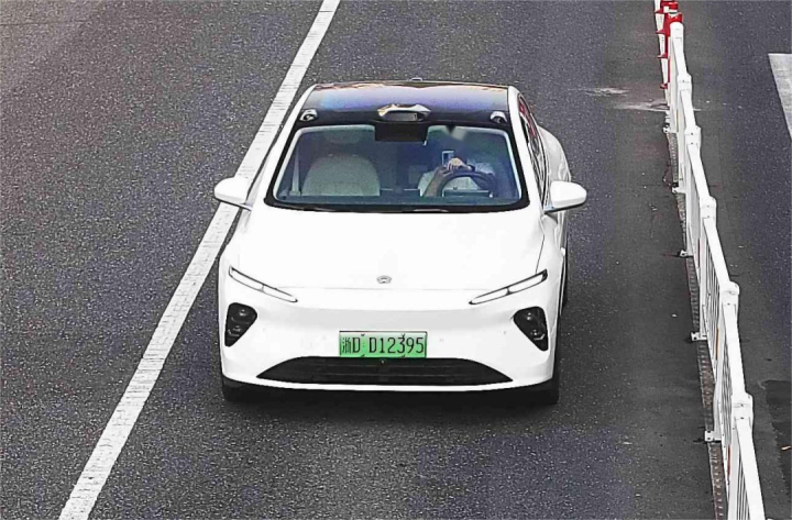 高清无码!杭州这些人开车玩手机,被曝光了休闲区蓝鸢梦想 - Www.slyday.coM 高清无码!杭州这些人开车玩手机,被曝光了休闲区蓝鸢梦想 - Www.slyday.coM