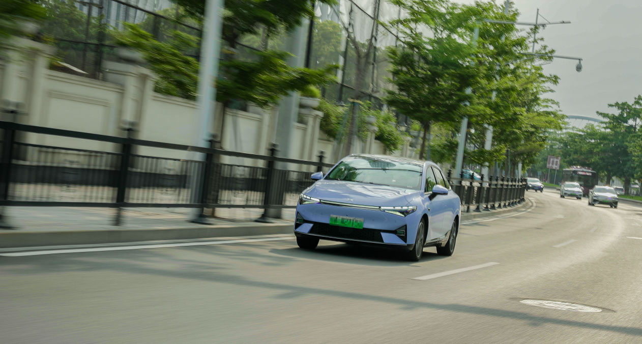 城市NGP抢先体验,红绿灯前自主选择较短队伍,这可不是“新手”休闲区蓝鸢梦想 - Www.slyday.coM 城市NGP抢先体验,红绿灯前自主选择较短队伍,这可不是“新手”休闲区蓝鸢梦想 - Www.slyday.coM