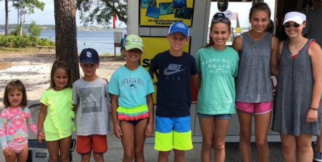 他也叫里弗斯,NFL球星生9个孩子,球迷:身体太好了休闲区蓝鸢梦想 - Www.slyday.coM 他也叫里弗斯,NFL球星生9个孩子,球迷:身体太好了休闲区蓝鸢梦想 - Www.slyday.coM