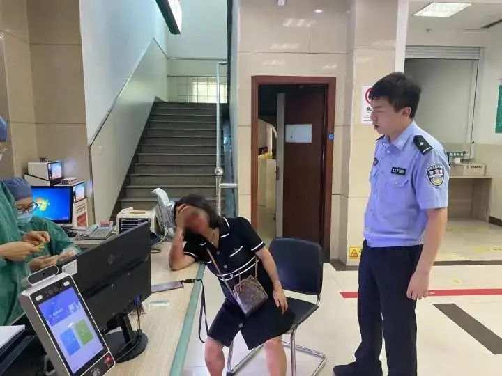 教训都这么深刻了!周一早高峰,我们想提醒一句:开车不看手机,骑车也一样休闲区蓝鸢梦想 - Www.slyday.coM 教训都这么深刻了!周一早高峰,我们想提醒一句:开车不看手机,骑车也一样休闲区蓝鸢梦想 - Www.slyday.coM