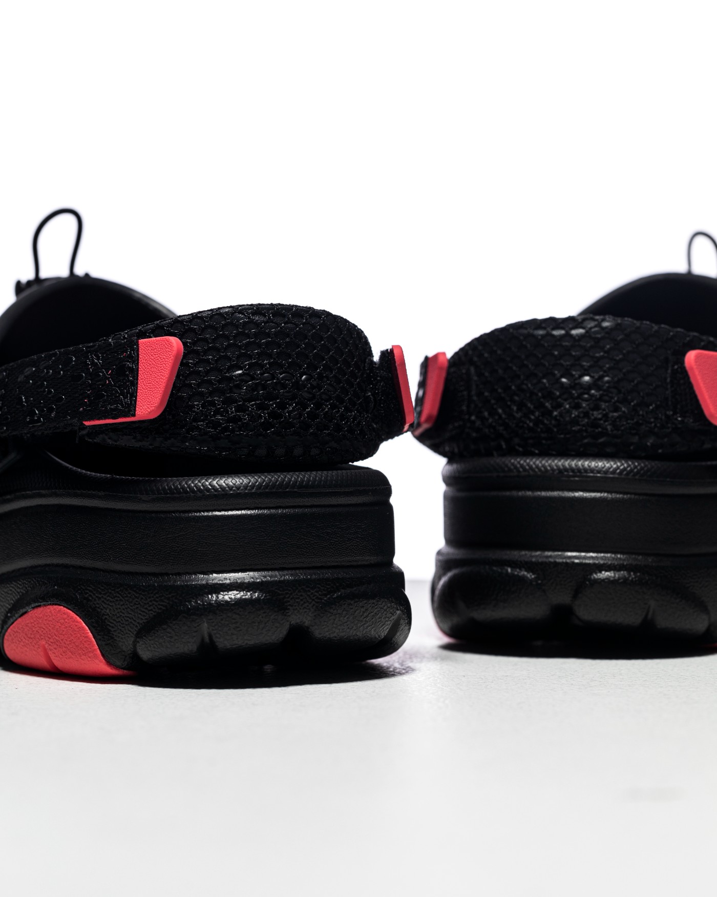 鸽子联名洞洞鞋开箱!超多智必星太好玩了!休闲区蓝鸢梦想 - Www.slyday.coM 鸽子联名洞洞鞋开箱!超多智必星太好玩了!休闲区蓝鸢梦想 - Www.slyday.coM