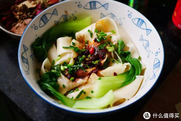 陕西油泼扯面——面食界低调的王者休闲区蓝鸢梦想 - Www.slyday.coM 陕西油泼扯面——面食界低调的王者休闲区蓝鸢梦想 - Www.slyday.coM