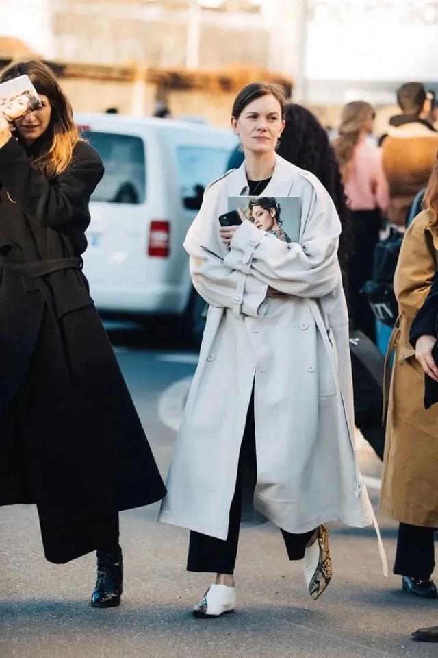 我们迷恋Lemaire、The Row、old CELINE,迷恋的是一种叫做“日常高级感”的风格休闲区蓝鸢梦想 - Www.slyday.coM 我们迷恋Lemaire、The Row、old CELINE,迷恋的是一种叫做“日常高级感”的风格休闲区蓝鸢梦想 - Www.slyday.coM