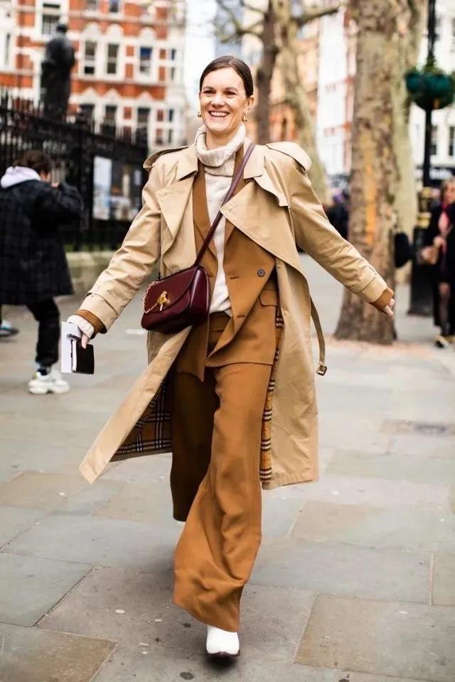 我们迷恋Lemaire、The Row、old CELINE,迷恋的是一种叫做“日常高级感”的风格休闲区蓝鸢梦想 - Www.slyday.coM 我们迷恋Lemaire、The Row、old CELINE,迷恋的是一种叫做“日常高级感”的风格休闲区蓝鸢梦想 - Www.slyday.coM