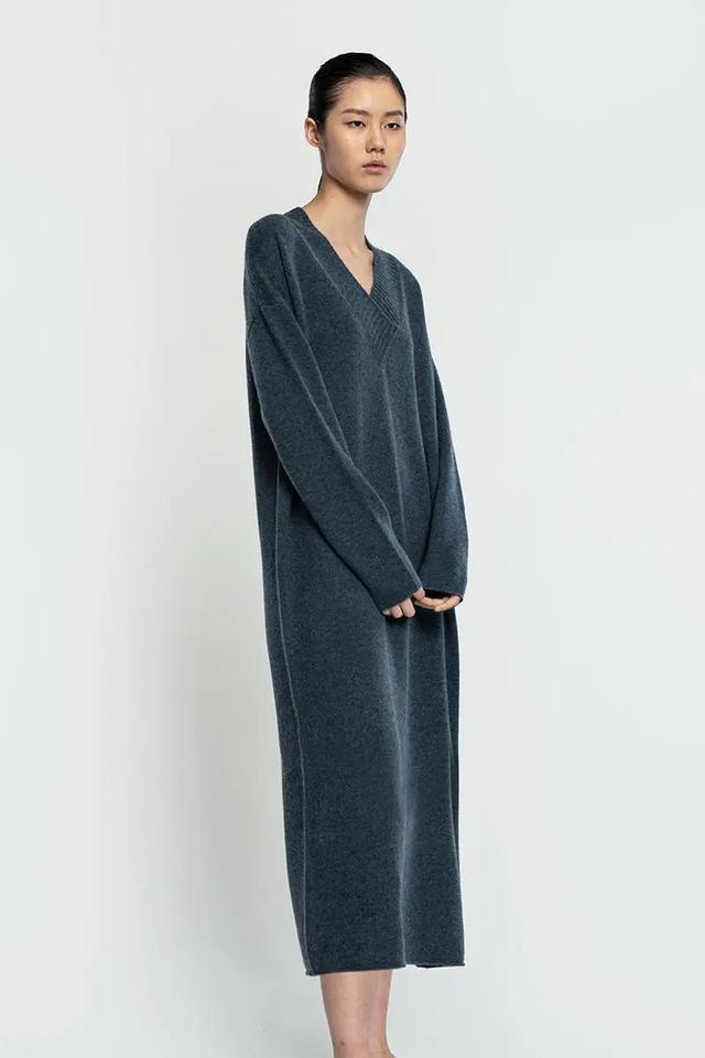 我们迷恋Lemaire、The Row、old CELINE,迷恋的是一种叫做“日常高级感”的风格休闲区蓝鸢梦想 - Www.slyday.coM 我们迷恋Lemaire、The Row、old CELINE,迷恋的是一种叫做“日常高级感”的风格休闲区蓝鸢梦想 - Www.slyday.coM