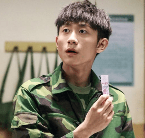 随地小便、亲吻男性,违规被罚,起底张一山黑历史,原来他真会玩休闲区蓝鸢梦想 - Www.slyday.coM 随地小便、亲吻男性,违规被罚,起底张一山黑历史,原来他真会玩休闲区蓝鸢梦想 - Www.slyday.coM