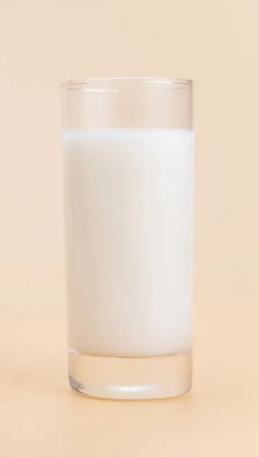 空腹不能喝牛奶、空腹吃柿子会让人得结石 这些空腹的“禁忌” 有道理吗?休闲区蓝鸢梦想 - Www.slyday.coM 空腹不能喝牛奶、空腹吃柿子会让人得结石 这些空腹的“禁忌” 有道理吗?休闲区蓝鸢梦想 - Www.slyday.coM