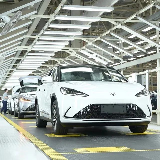 新能源汽车滑板底盘头部玩家出现，北汽蓝谷凭何当“头雁”？