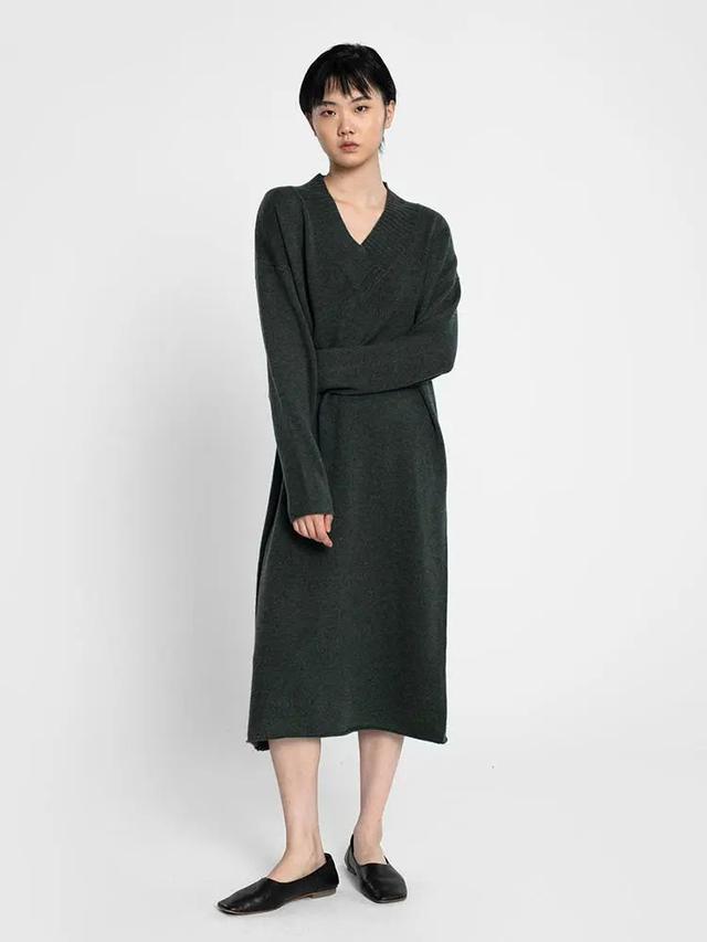 我们迷恋Lemaire、The Row、old CELINE,迷恋的是一种叫做“日常高级感”的风格休闲区蓝鸢梦想 - Www.slyday.coM 我们迷恋Lemaire、The Row、old CELINE,迷恋的是一种叫做“日常高级感”的风格休闲区蓝鸢梦想 - Www.slyday.coM