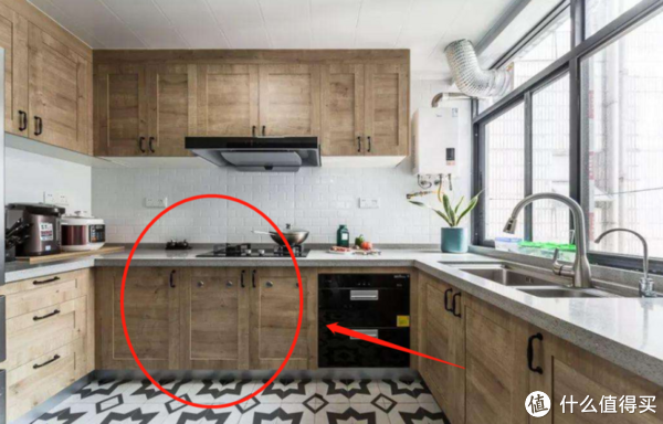 装修时太过盲目自信,不听劝犯了12个错误,大家看完都摇头叹息休闲区蓝鸢梦想 - Www.slyday.coM 装修时太过盲目自信,不听劝犯了12个错误,大家看完都摇头叹息休闲区蓝鸢梦想 - Www.slyday.coM