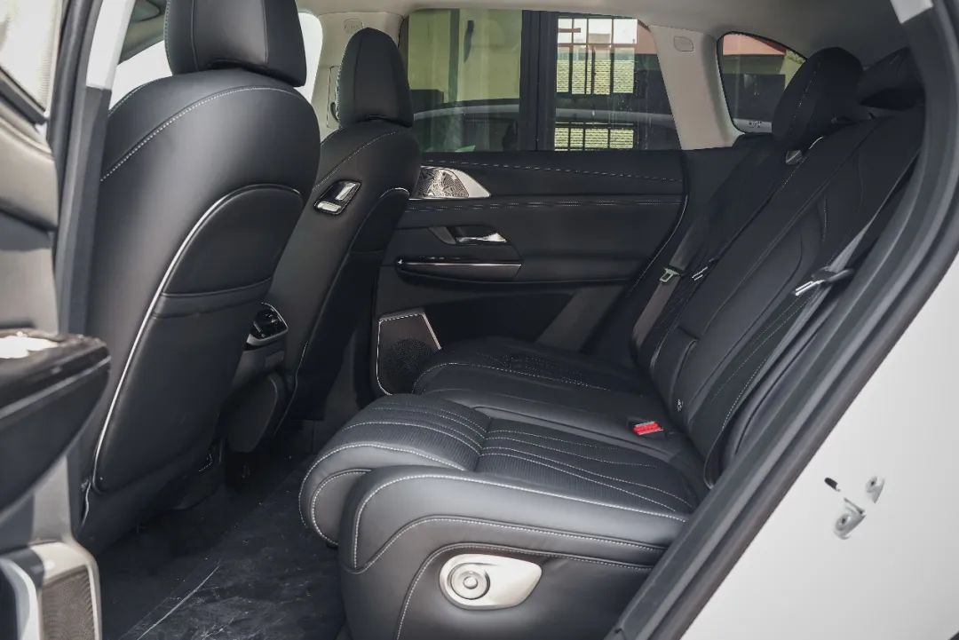 50万以内最好SUV?售价30.99休闲区蓝鸢梦想 - Www.slyday.coM 50万以内最好SUV?售价30.99休闲区蓝鸢梦想 - Www.slyday.coM