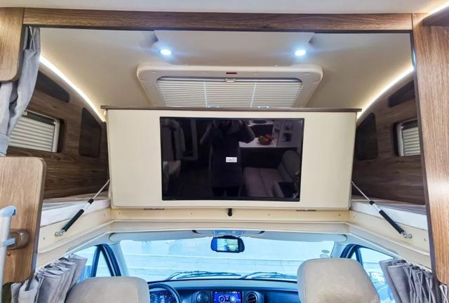 拓锐斯特房车海王星1号,在旅途中寻找自己的孤独星球休闲区蓝鸢梦想 - Www.slyday.coM 拓锐斯特房车海王星1号,在旅途中寻找自己的孤独星球休闲区蓝鸢梦想 - Www.slyday.coM